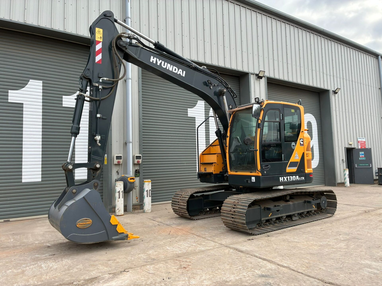 Hyundai HX130ALCR - حفارات زحافة: صور 1 Hyundai HX130ALCR - حفارات زحافة: صور 1