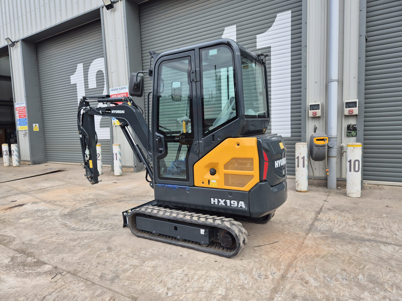 Hyundai HX19A - حفارة مصغرة: صور 3 Hyundai HX19A - حفارة مصغرة: صور 3