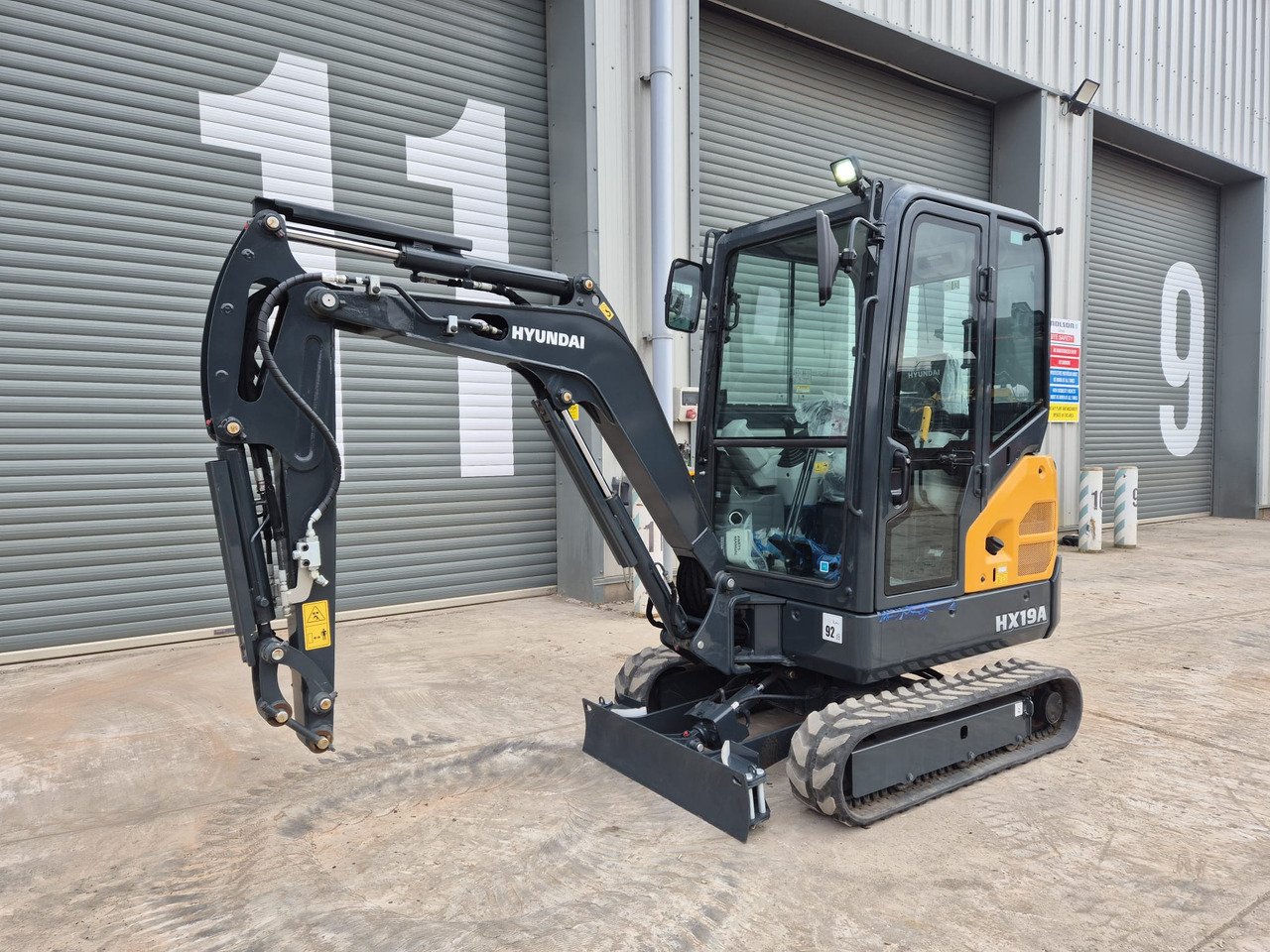 Hyundai HX19A - حفارة مصغرة: صور 1 Hyundai HX19A - حفارة مصغرة: صور 1