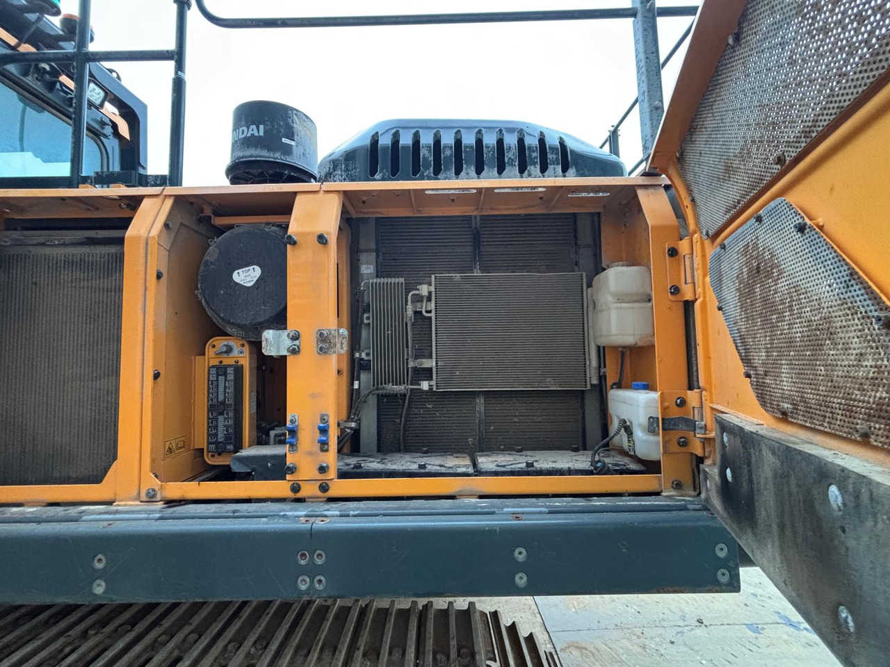 حفارات زحافة Hyundai HX380AL: صور 17