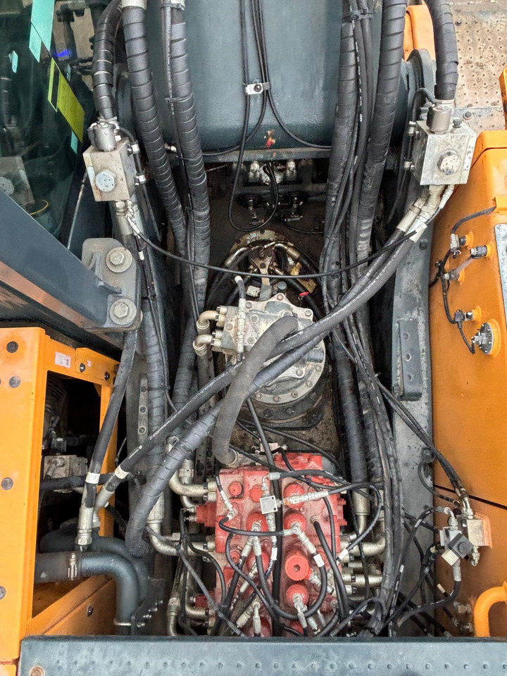 حفارات زحافة Hyundai HX380AL: صور 15