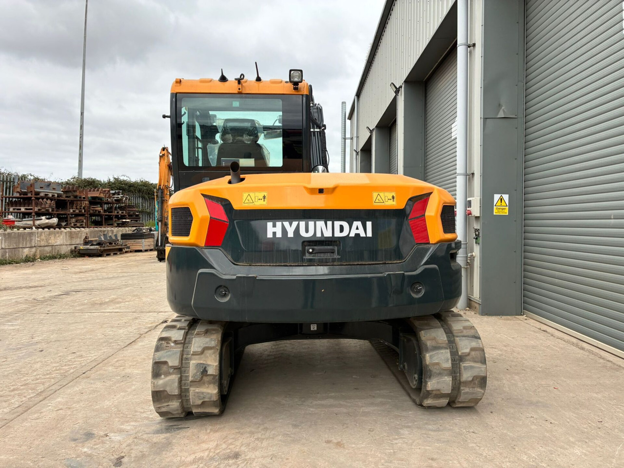 Hyundai HX85A - حفارة مصغرة: صور 4 Hyundai HX85A - حفارة مصغرة: صور 4