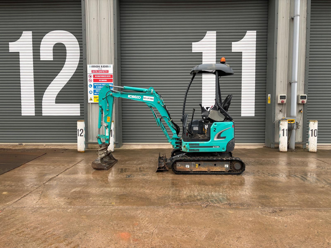 Kobelco SK17SR-3E - حفارة مصغرة: صور 2 Kobelco SK17SR-3E - حفارة مصغرة: صور 2