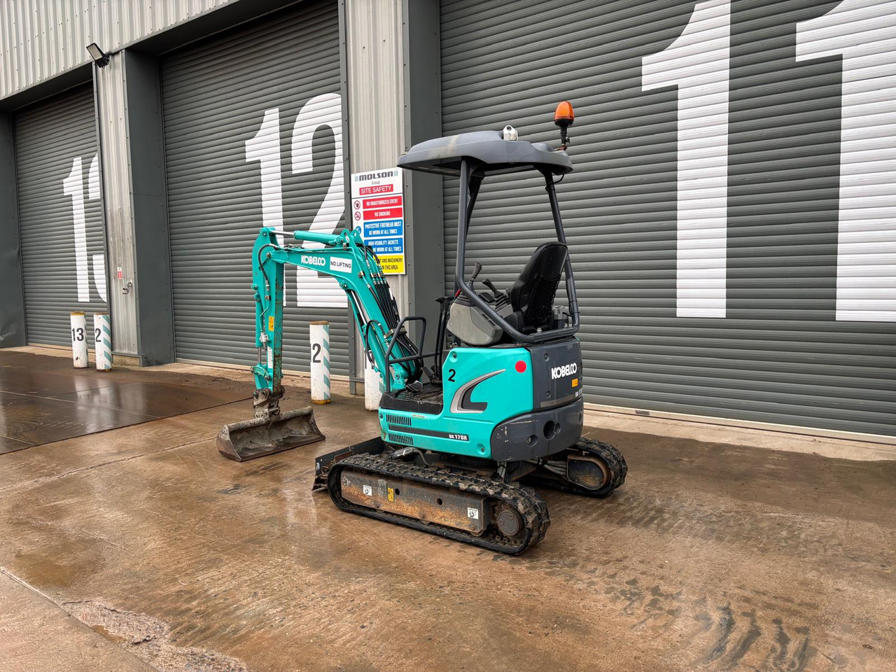 Kobelco SK17SR-3E - حفارة مصغرة: صور 3 Kobelco SK17SR-3E - حفارة مصغرة: صور 3
