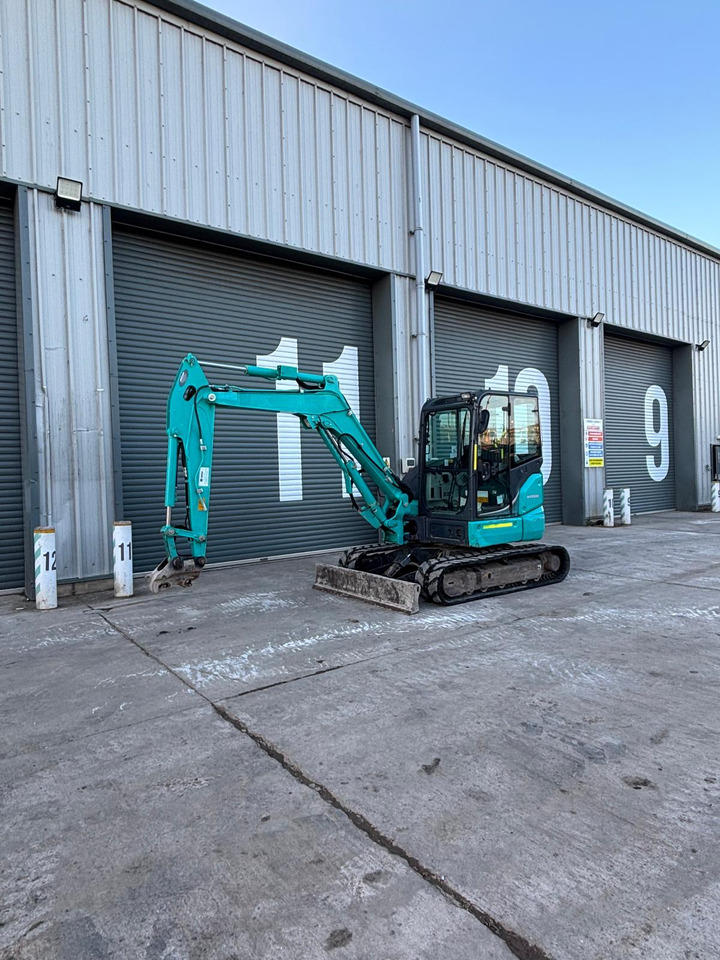 Kobelco SK45SRX - حفارة مصغرة: صور 1 Kobelco SK45SRX - حفارة مصغرة: صور 1