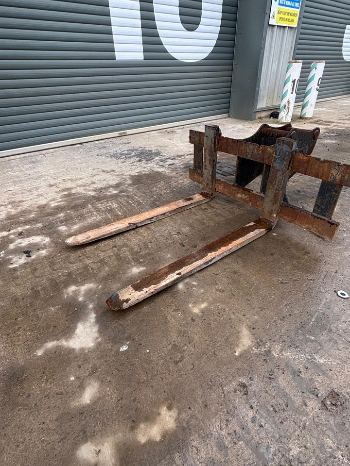 Titus Pallet Forks - ملحقات - آلات البناء: صور 2 Titus Pallet Forks - ملحقات - آلات البناء: صور 2