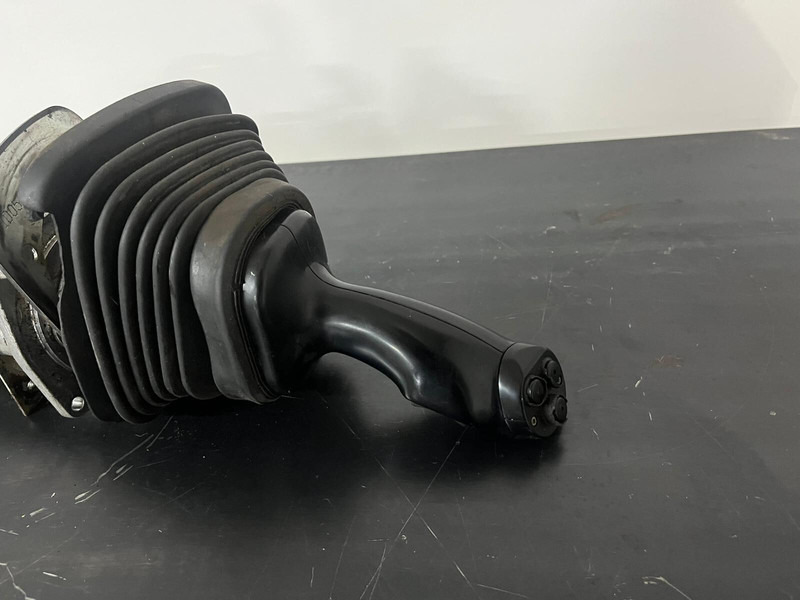 Liebherr 10118561 -001 Pilot Control Unit / Joystick - علم السوائل المتحركة: صور 1 Liebherr 10118561 -001 Pilot Control Unit / Joystick - علم السوائل المتحركة: صور 1