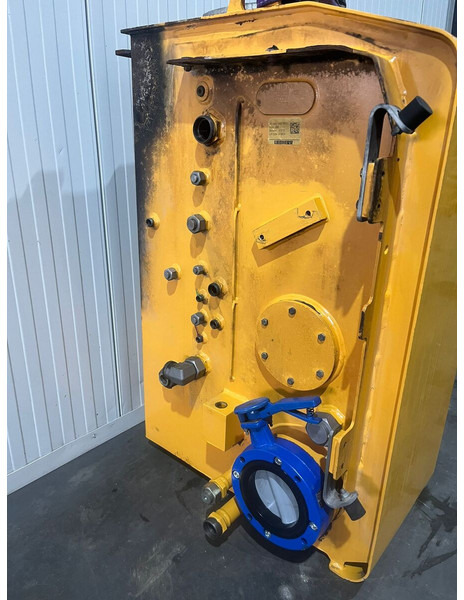 Liebherr Hydrauliek tank - خزان هيدروليكي: صور 4 Liebherr Hydrauliek tank - خزان هيدروليكي: صور 4