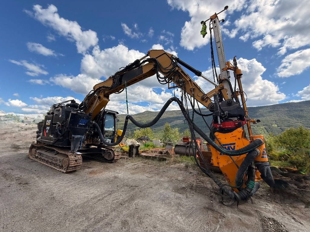CAT 325 FL CR - حفارة: صور 2 CAT 325 FL CR - حفارة: صور 2