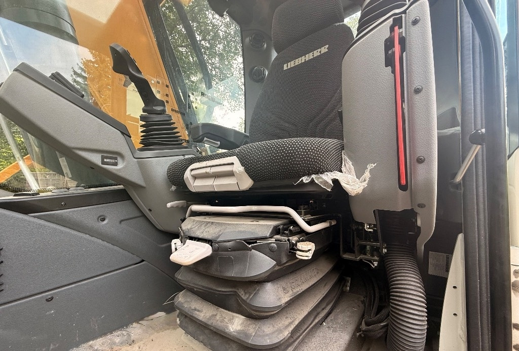 حفارات زحافة Liebherr R920 Compact LC: صور 32