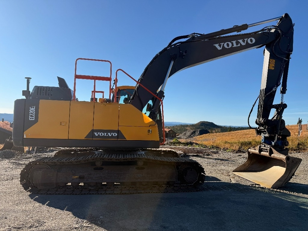 Volvo EC220EL - حفارات زحافة: صور 1 Volvo EC220EL - حفارات زحافة: صور 1