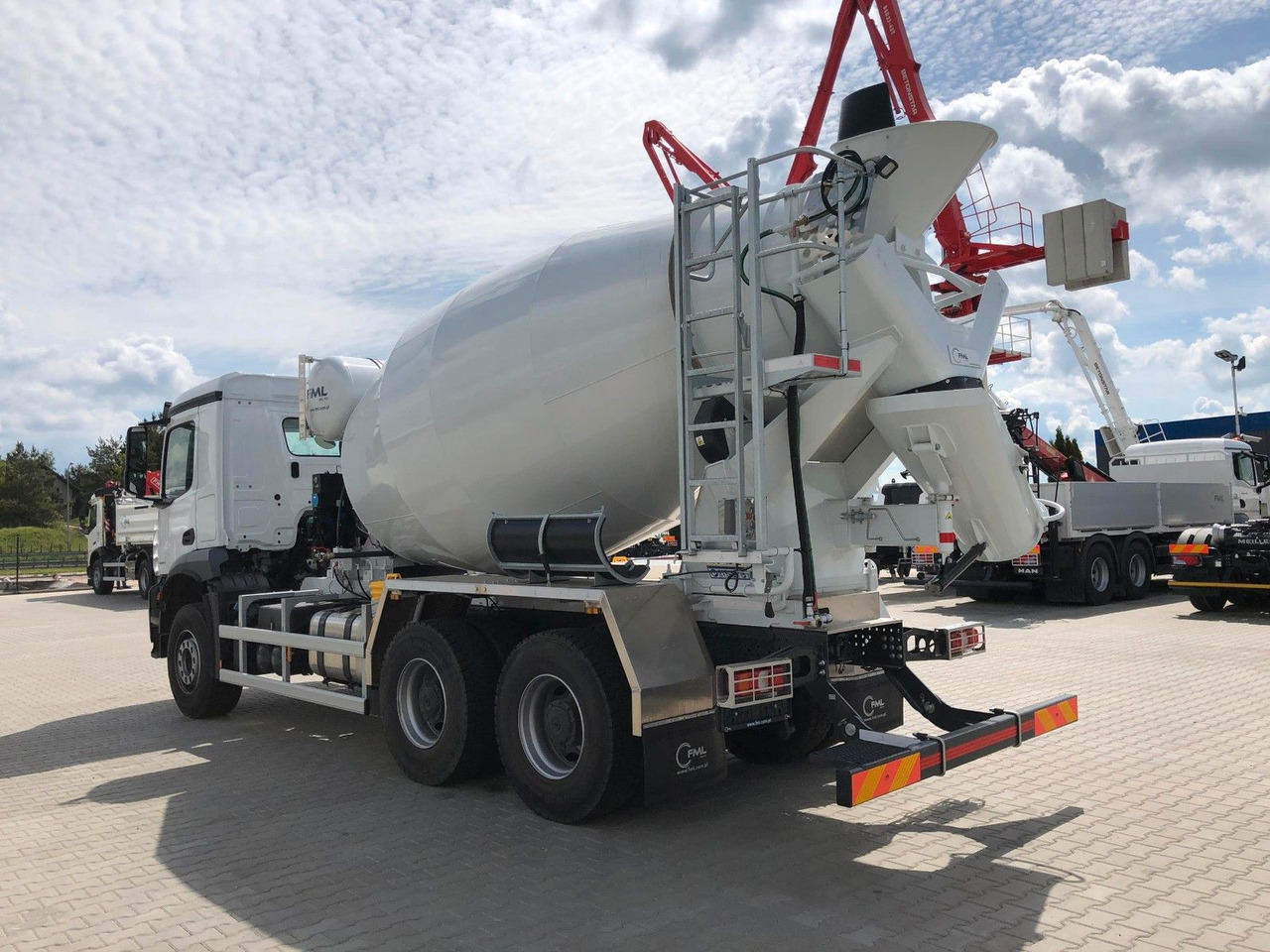 Mercedes-Benz AROCS 3340 FML 8M3 - شاحنة خلاطة خرسانة: صور 4 Mercedes-Benz AROCS 3340 FML 8M3 - شاحنة خلاطة خرسانة: صور 4
