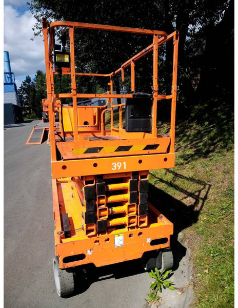 Haulotte Compact 14 - رافعات مقصية: صور 2 Haulotte Compact 14 - رافعات مقصية: صور 2