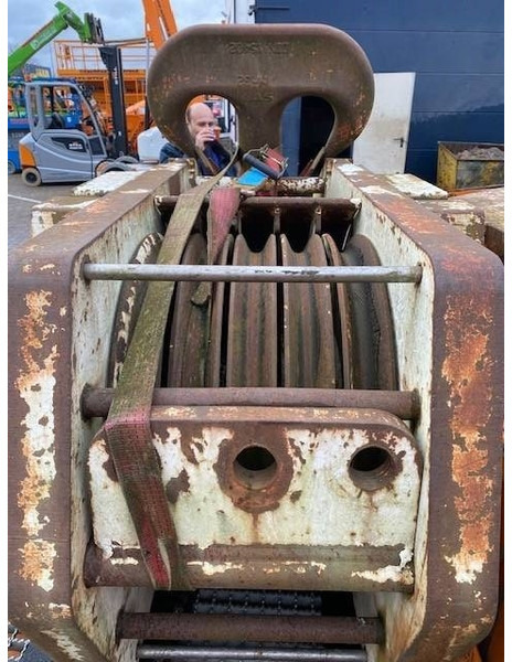 Terex Demag 160t hook block 5-sheave CC2800 / TC2800 - ونش كرين - آلات البناء: صور 2 Terex Demag 160t hook block 5-sheave CC2800 / TC2800 - ونش كرين - آلات البناء: صور 2