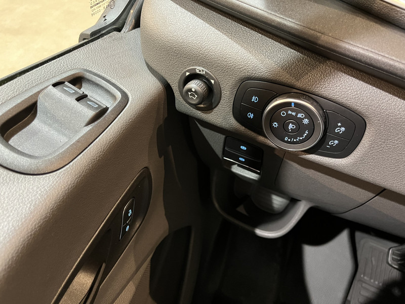 فان, فان كهربائية Ford E-Transit 350 L2H2 Trend 68 kWh 184 PK / 100% elektrisch !! / Airco / Cruise Control / CarPlay / Camera / Navigatie / 3-Zits / 900 KM !! Z.G.A.N. !: صور 11