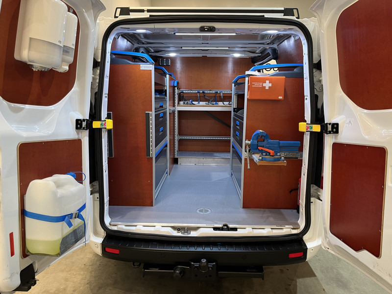Ford Transit Custom 340 2.0 TDCI L1H1 Trend 130 PK Servicebus / Sortimo Inrichting / Euro 6 / Schuifdeur L + R / 220V. / Airco / Cruise Control / PDC / CarPlay / Trekhaak / Navigatie / 79.500 KM !! - فان المدمجة: صور 4 Ford Transit Custom 340 2.0 TDCI L1H1 Trend 130 PK Servicebus / Sortimo Inrichting / Euro 6 / Schuifdeur L + R / 220V. / Airco / Cruise Control / PDC / CarPlay / Trekhaak / Navigatie / 79.500 KM !! - فان المدمجة: صور 4