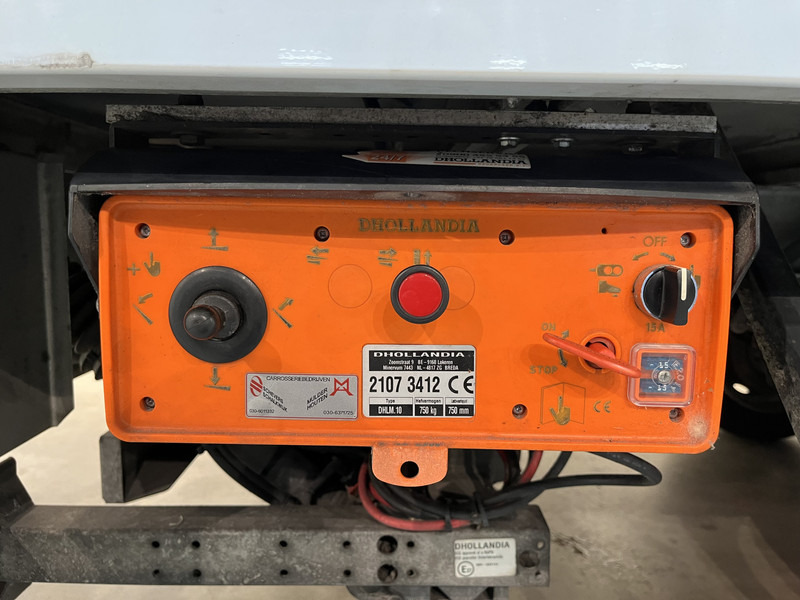 تأجير Iveco Daily 35S18 3.0 BE Clixtar Automaat Bakwagen met Laadklep / Laadvermogen 3.060 KG / Euro 6 / Luchtvering / Airco / Camera / CarPlay / Cruise Control / Iveco Daily 35S18 3.0 BE Clixtar Automaat Bakwagen met Laadklep / Laadvermogen 3.060 KG / Euro 6 / Luchtvering / Airco / Camera / CarPlay / Cruise Control /: صور 12