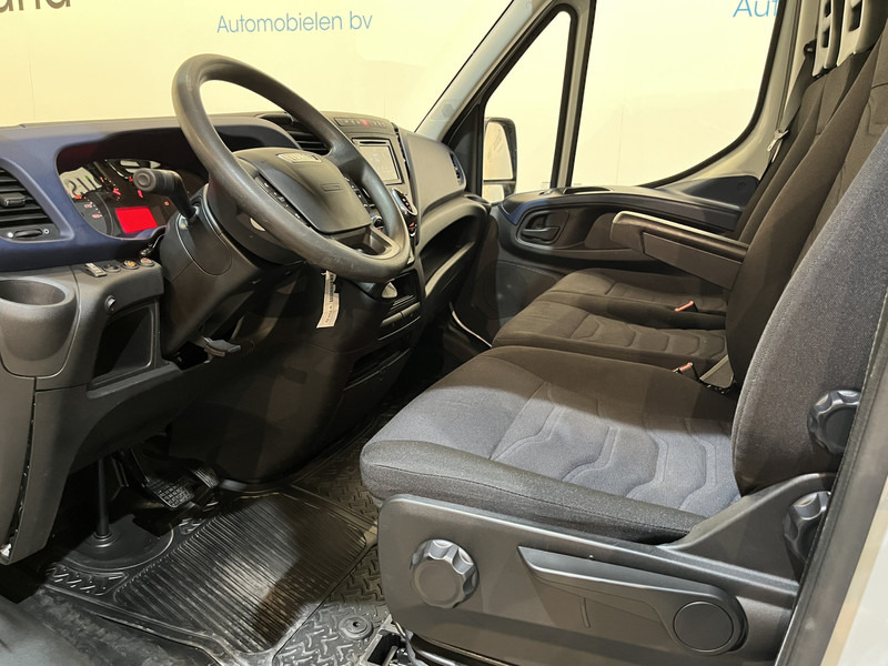 Iveco Daily 35S18D 3.0 375 Automaat Open Laadbak / Hiab Kraan / Euro 6 / Trekhaak 3500 KG / Airco / Camera / Navigatie / 3-Zits / 67.000 KM !! - الشاحنات الصغيرة المسطحة: صور 5 Iveco Daily 35S18D 3.0 375 Automaat Open Laadbak / Hiab Kraan / Euro 6 / Trekhaak 3500 KG / Airco / Camera / Navigatie / 3-Zits / 67.000 KM !! - الشاحنات الصغيرة المسطحة: صور 5