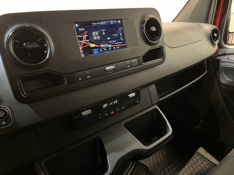 Mercedes-Benz Sprinter 317 CDI L2 RWD Automaat Open Laadbak / Euro 6 / Trekhaak 3500 KG / Airco / Cruise Control / CarPlay / Navigatie / 64.150 KM !! / BPM VRIJ !! - الشاحنات الصغيرة المسطحة: صور 5 Mercedes-Benz Sprinter 317 CDI L2 RWD Automaat Open Laadbak / Euro 6 / Trekhaak 3500 KG / Airco / Cruise Control / CarPlay / Navigatie / 64.150 KM !! / BPM VRIJ !! - الشاحنات الصغيرة المسطحة: صور 5