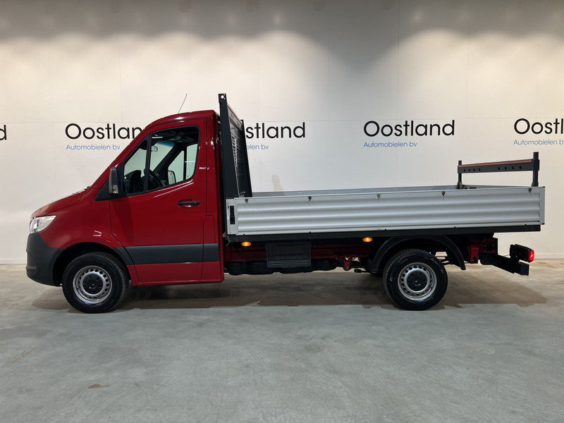 Mercedes-Benz Sprinter 317 CDI L2 RWD Automaat Open Laadbak / Euro 6 / Trekhaak 3500 KG / Airco / Cruise Control / CarPlay / Navigatie / 64.150 KM !! / BPM VRIJ !! - الشاحنات الصغيرة المسطحة: صور 4 Mercedes-Benz Sprinter 317 CDI L2 RWD Automaat Open Laadbak / Euro 6 / Trekhaak 3500 KG / Airco / Cruise Control / CarPlay / Navigatie / 64.150 KM !! / BPM VRIJ !! - الشاحنات الصغيرة المسطحة: صور 4