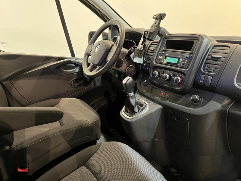 Renault Trafic 2.0 dCi L1H1 170 PK Automaat Servicebus / Sortimo Inrichting / Euro 6 / Airco / Cruise Control / Camera / Trekhaak / 3-Zits / - فان المدمجة: صور 3 Renault Trafic 2.0 dCi L1H1 170 PK Automaat Servicebus / Sortimo Inrichting / Euro 6 / Airco / Cruise Control / Camera / Trekhaak / 3-Zits / - فان المدمجة: صور 3