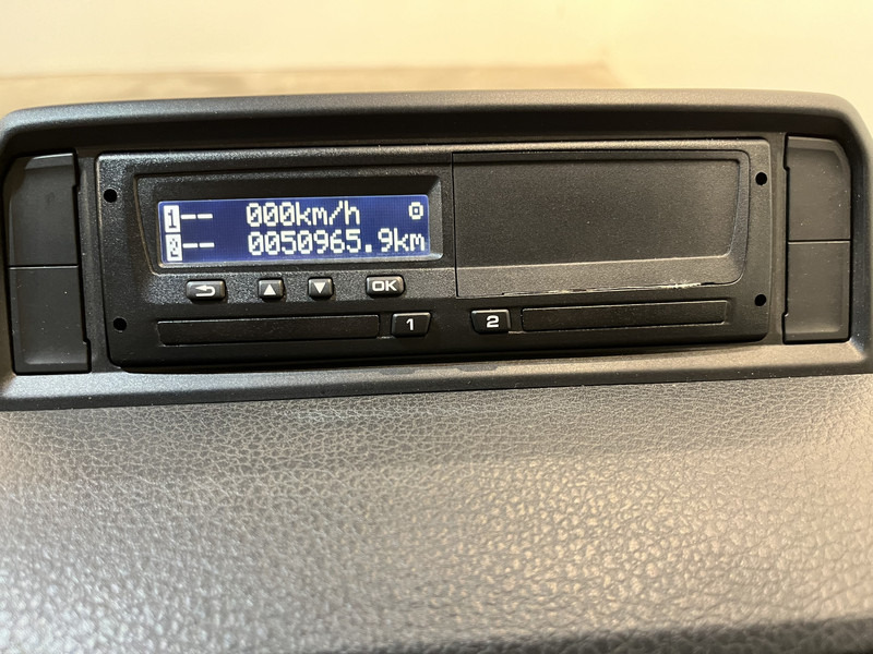 تأجير Volkswagen Crafter Crafter 50 TDI 180 PK Open Laadbak / Hiab Kraan / Euro 6 / Airco / Trekhaak 3500 KG / Cruise Control / CarPlay / 51.000 KM !! C-Rijbewijs !! Volkswagen Crafter Crafter 50 TDI 180 PK Open Laadbak / Hiab Kraan / Euro 6 / Airco / Trekhaak 3500 KG / Cruise Control / CarPlay / 51.000 KM !! C-Rijbewijs !!: صور 8