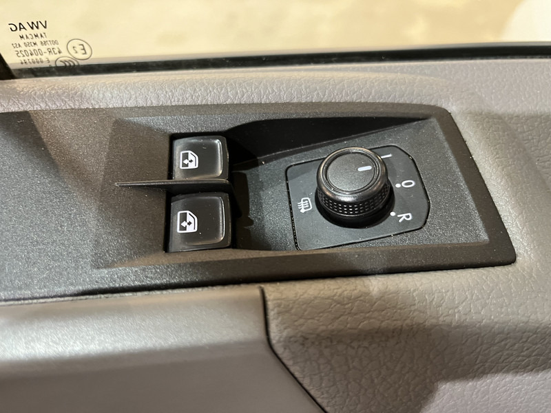تأجير Volkswagen Crafter Crafter 50 TDI 180 PK Open Laadbak / Hiab Kraan / Euro 6 / Airco / Trekhaak 3500 KG / Cruise Control / CarPlay / 51.000 KM !! C-Rijbewijs !! Volkswagen Crafter Crafter 50 TDI 180 PK Open Laadbak / Hiab Kraan / Euro 6 / Airco / Trekhaak 3500 KG / Cruise Control / CarPlay / 51.000 KM !! C-Rijbewijs !!: صور 13