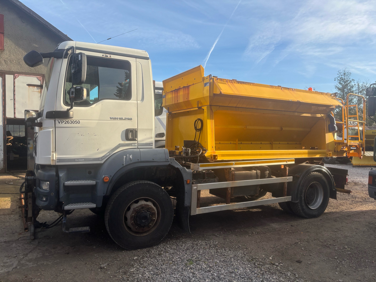 MAN TGM 18.290 4x4BB SPREADER/GRITTER/Plough - جرافة ثلج: صور 5 MAN TGM 18.290 4x4BB SPREADER/GRITTER/Plough - جرافة ثلج: صور 5