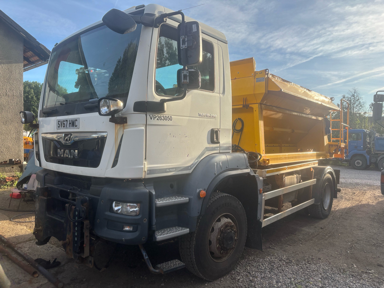 MAN TGM 18.290 4x4BB SPREADER/GRITTER/Plough - جرافة ثلج: صور 1 MAN TGM 18.290 4x4BB SPREADER/GRITTER/Plough - جرافة ثلج: صور 1