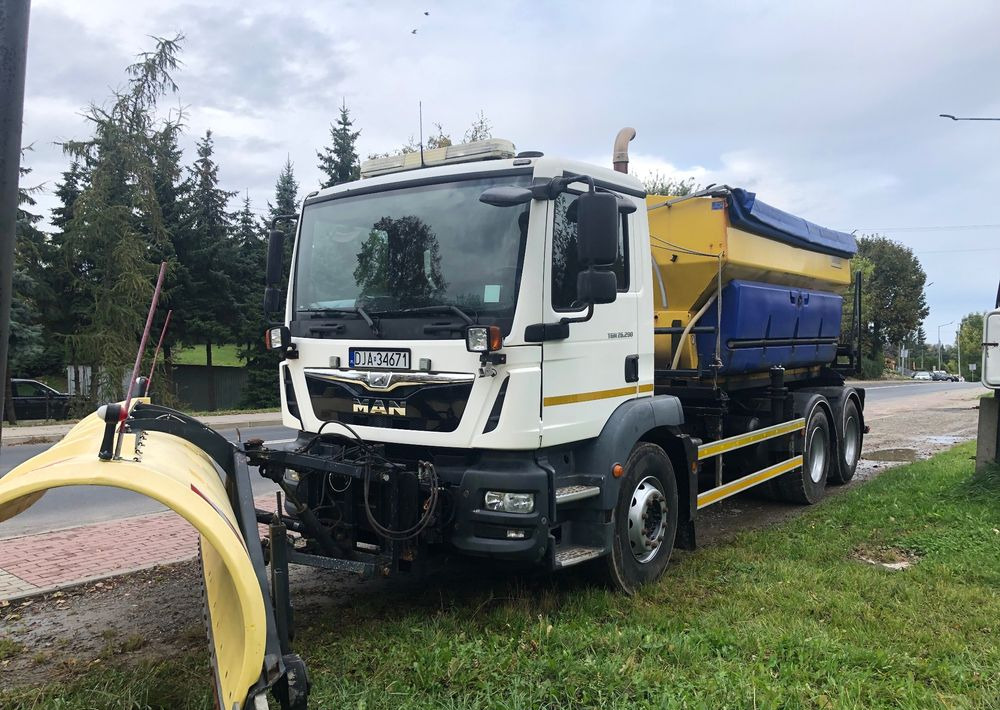 MAN TGM 26.290 piaskarka solarka schmidt 6x4 euro6 - جرافة ثلج: صور 1 MAN TGM 26.290 piaskarka solarka schmidt 6x4 euro6 - جرافة ثلج: صور 1