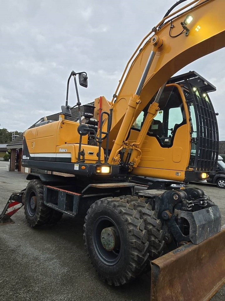 Hyundai R 180W-9A - حفارة على عجلات: صور 5 Hyundai R 180W-9A - حفارة على عجلات: صور 5