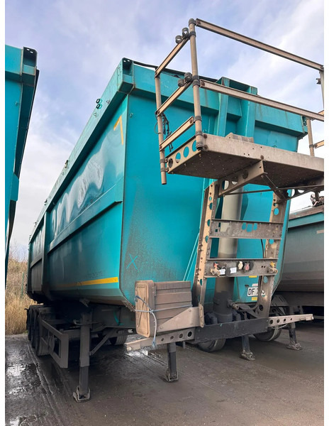 Schmitz Cargobull SKI 18SL - 55 m³ (4x) - قلابة نصف مقطورة: صور 4 Schmitz Cargobull SKI 18SL - 55 m³ (4x) - قلابة نصف مقطورة: صور 4