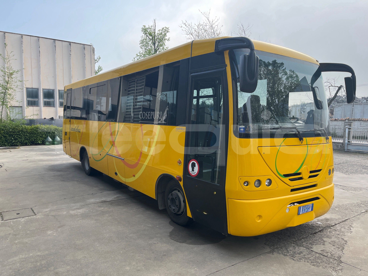 Iveco 100/E4 - حافلة مدرسية: صور 1 Iveco 100/E4 - حافلة مدرسية: صور 1