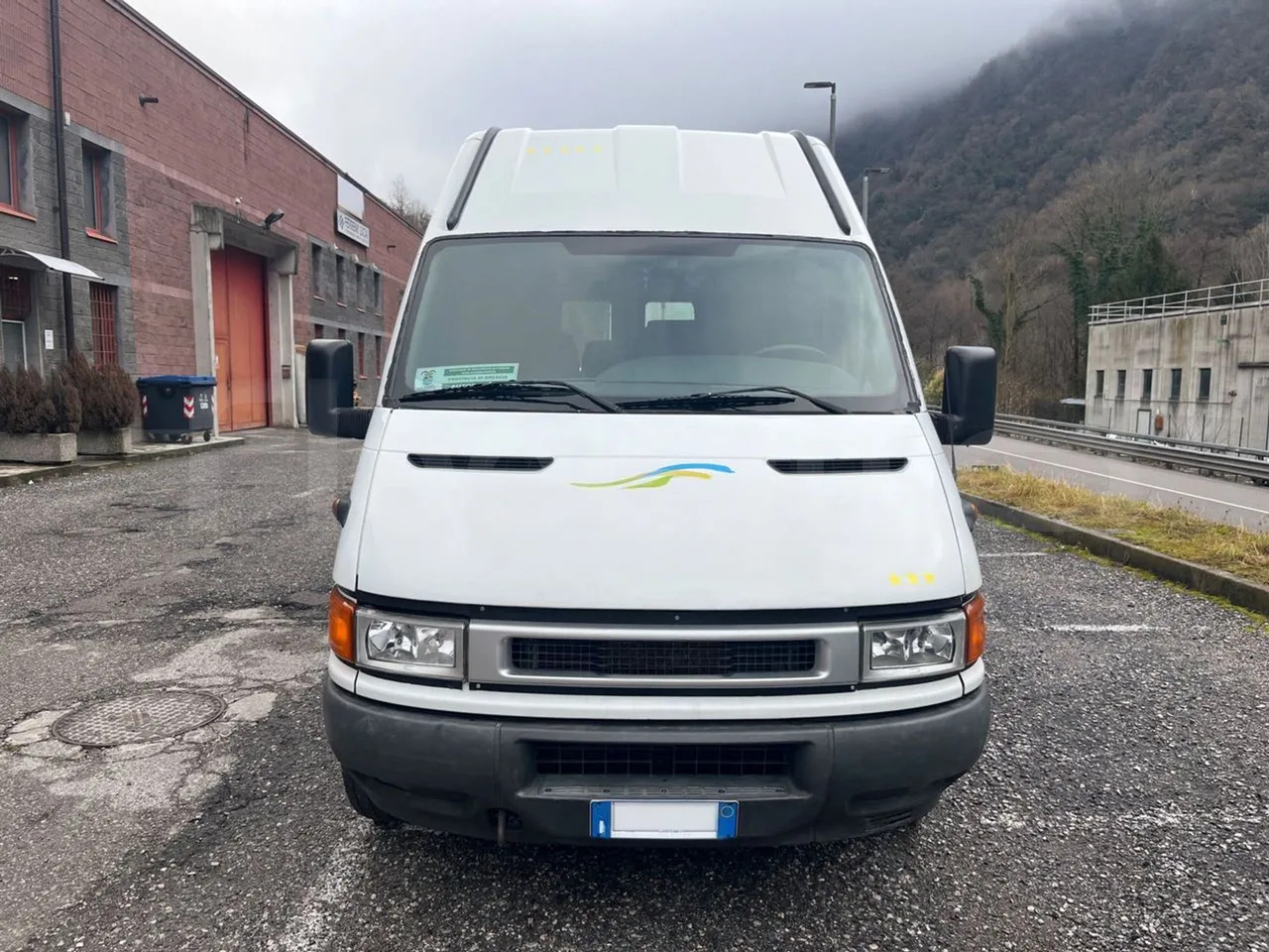 Iveco Daily - صغيرة, ميكروباص: صور 1 Iveco Daily - صغيرة, ميكروباص: صور 1