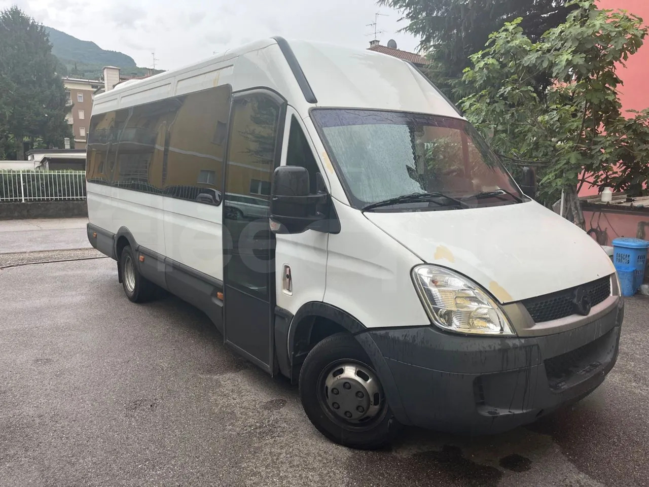 Iveco Daily - صغيرة, ميكروباص: صور 1 Iveco Daily - صغيرة, ميكروباص: صور 1