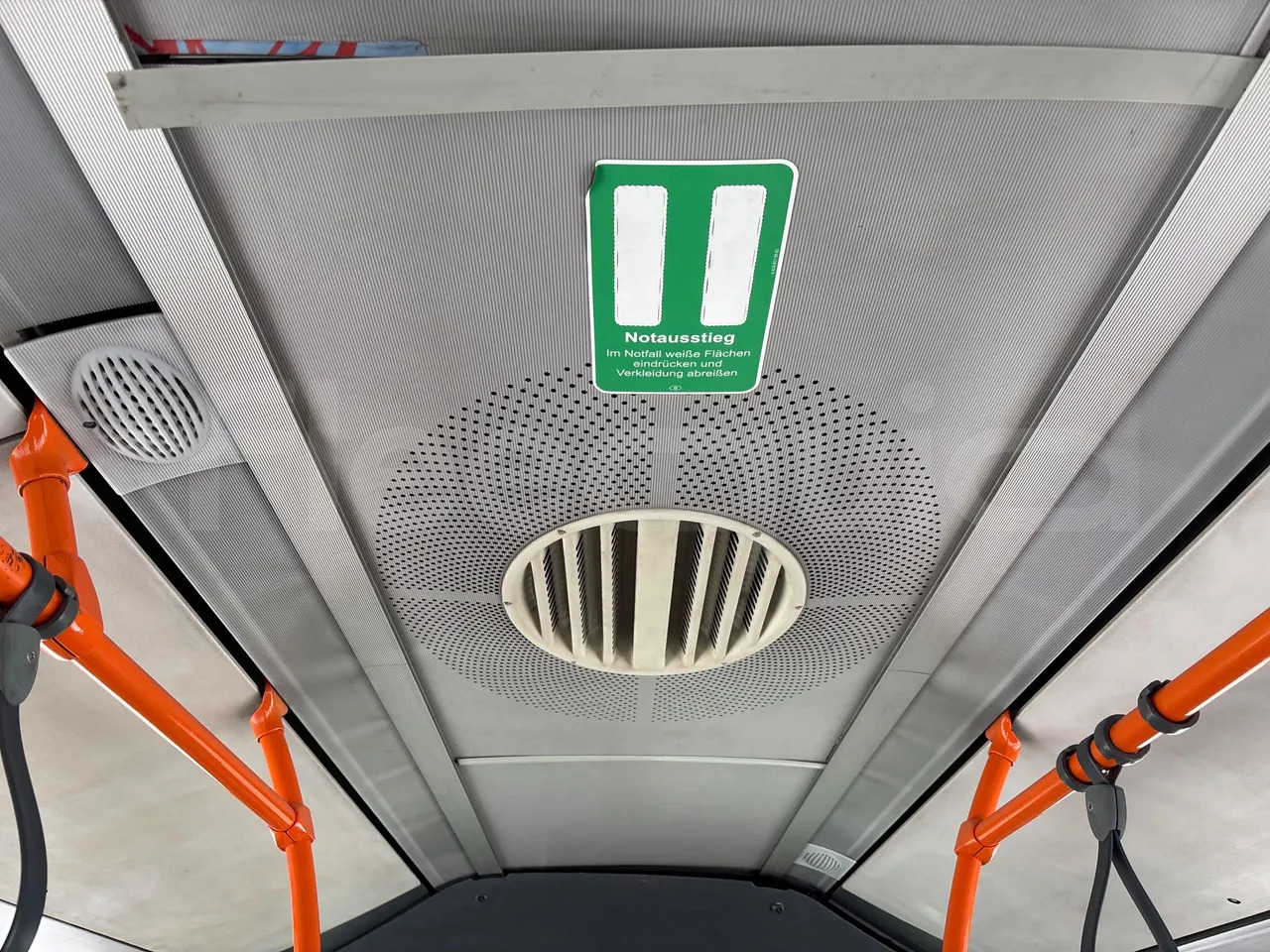 حافلة مفصلية Mercedes-Benz O 530: صور 27