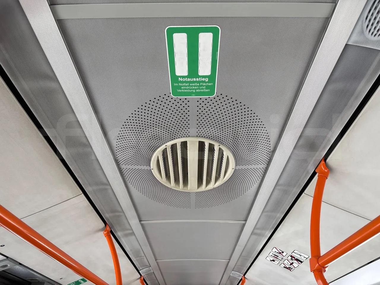 حافلة مفصلية Mercedes-Benz O 530: صور 26