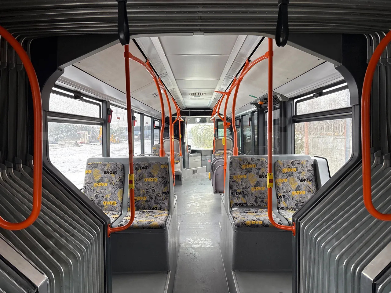 حافلة مفصلية Mercedes-Benz O 530: صور 31