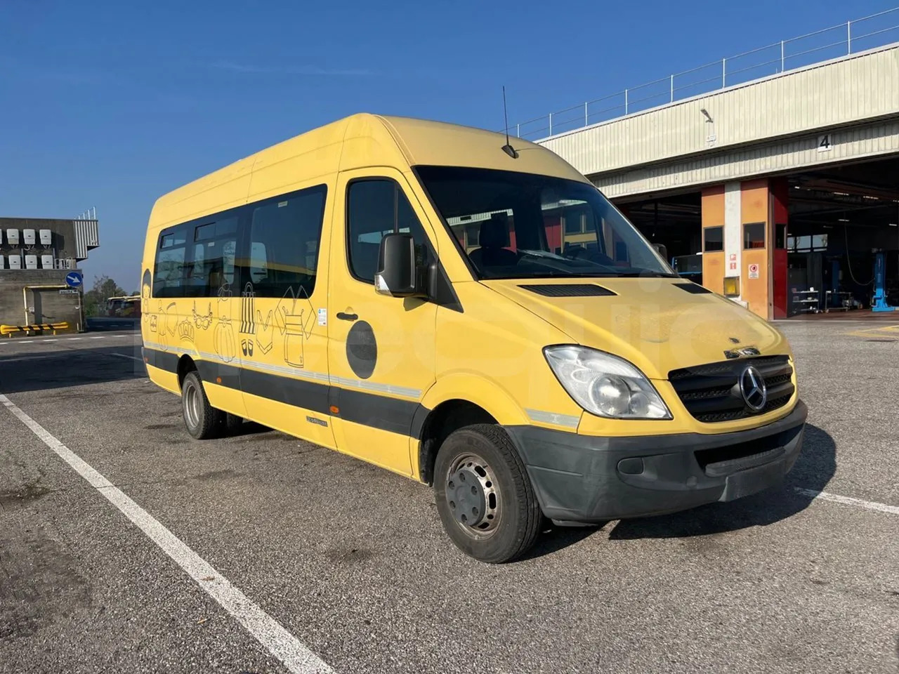 Mercedes-Benz Sprinter - حافلة مدرسية: صور 1 Mercedes-Benz Sprinter - حافلة مدرسية: صور 1