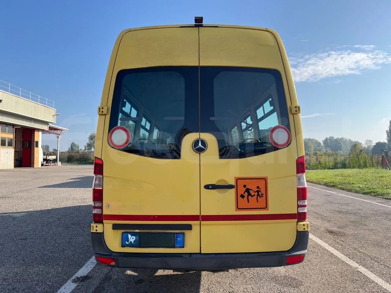 Mercedes-Benz Sprinter - حافلة مدرسية: صور 5 Mercedes-Benz Sprinter - حافلة مدرسية: صور 5