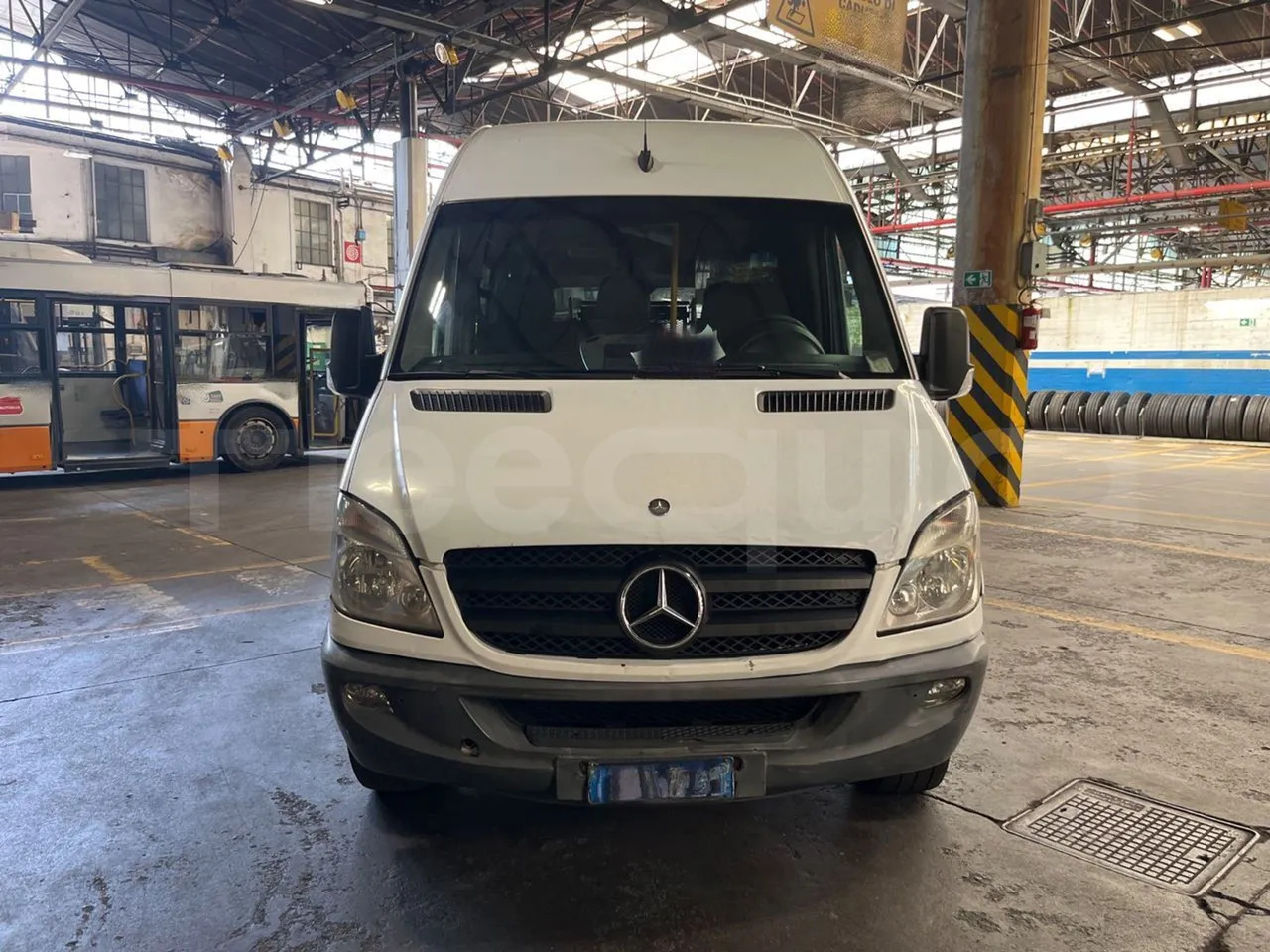 Mercedes-Benz Sprinter - صغيرة, ميكروباص: صور 2 Mercedes-Benz Sprinter - صغيرة, ميكروباص: صور 2