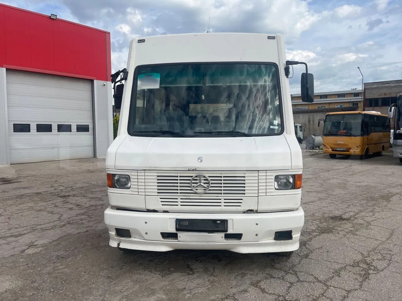 Mercedes-Benz Vario - صغيرة, ميكروباص: صور 1 Mercedes-Benz Vario - صغيرة, ميكروباص: صور 1