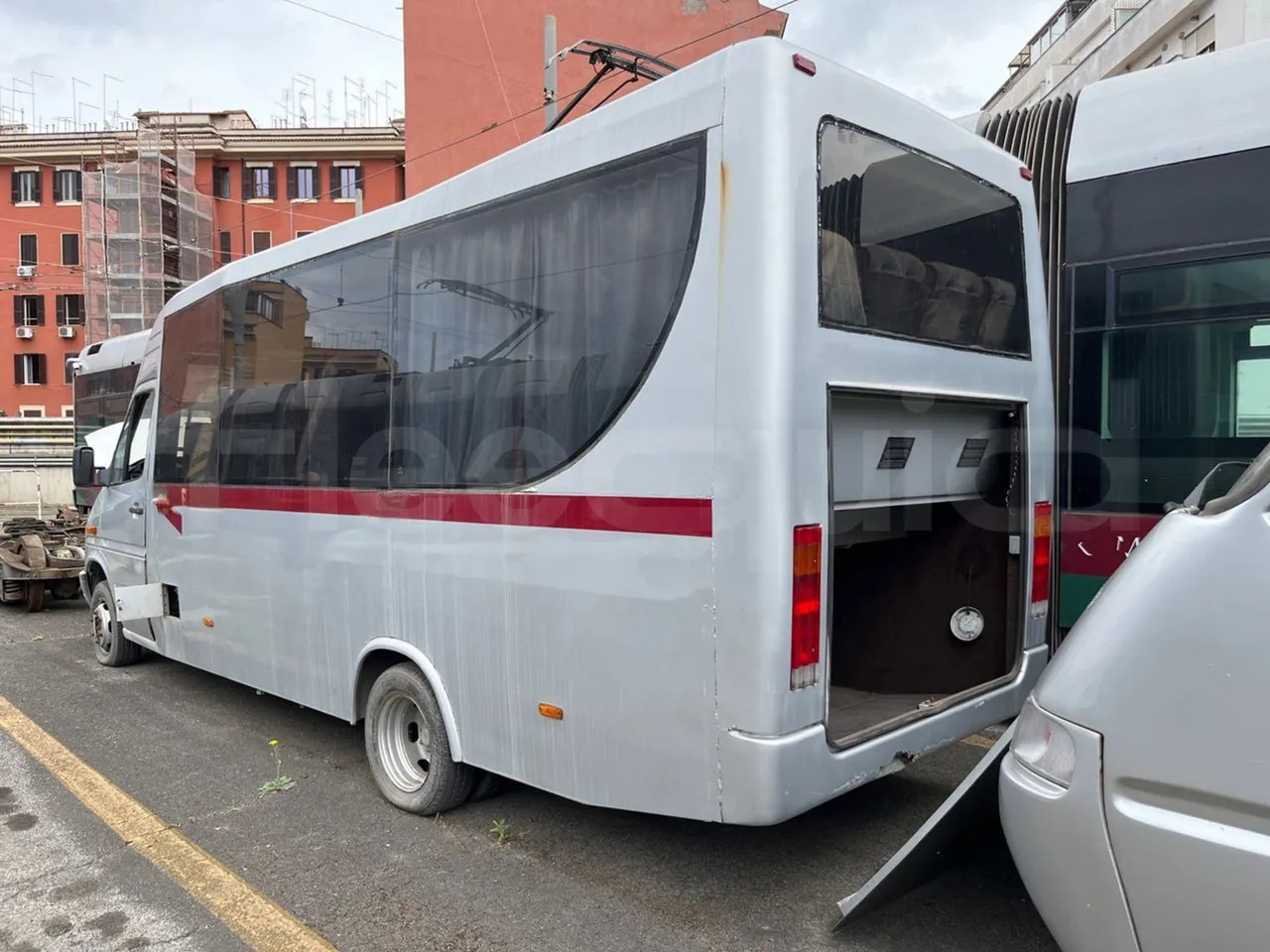 N. 2 Mercedes-Benz 414T - صغيرة, ميكروباص: صور 5 N. 2 Mercedes-Benz 414T - صغيرة, ميكروباص: صور 5