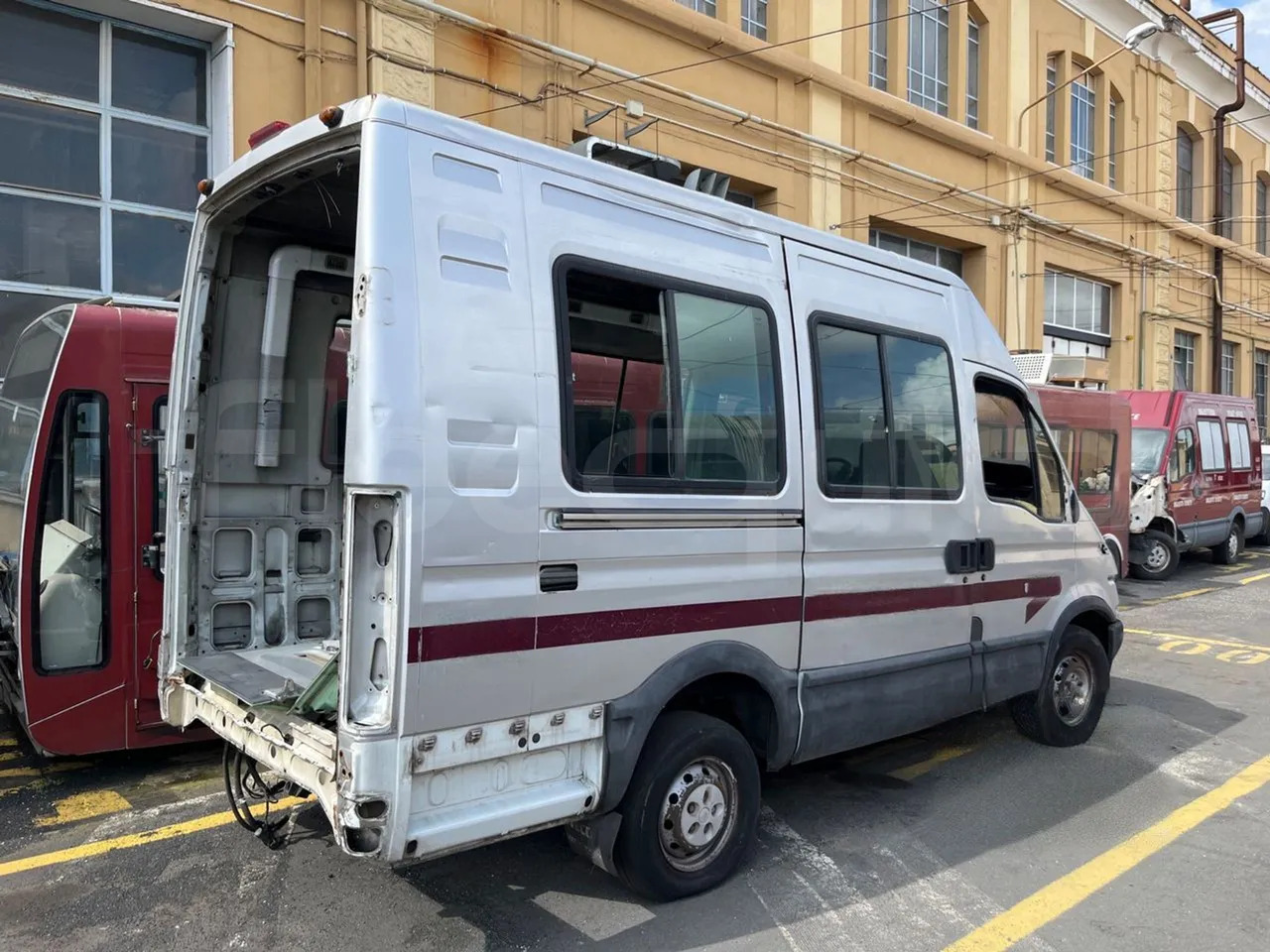 N.6Iveco Daily - صغيرة, ميكروباص: صور 5 N.6Iveco Daily - صغيرة, ميكروباص: صور 5