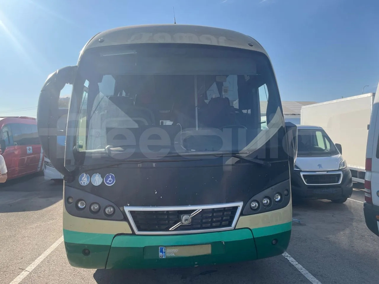 سياحية حافلة Volvo B12B: صور 1