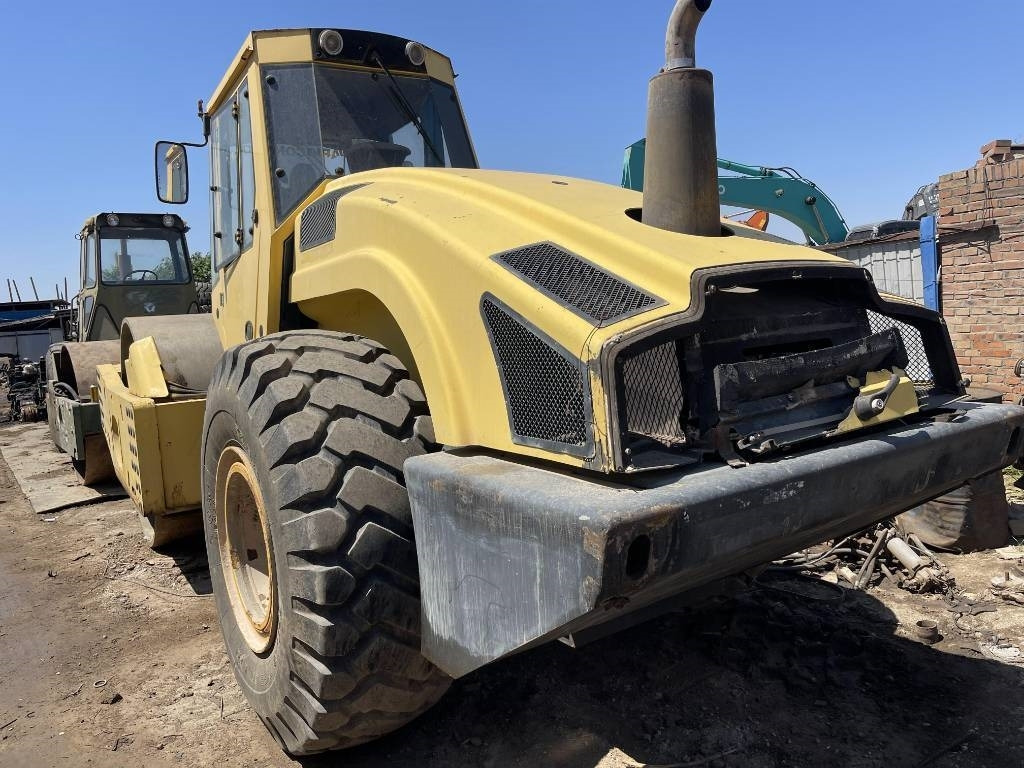 Bomag 226-4 - مدماج: صور 1 Bomag 226-4 - مدماج: صور 1