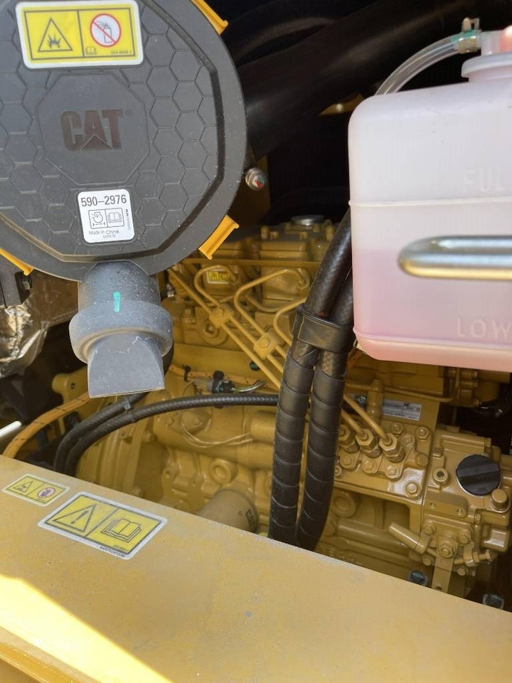 CAT 305.5 - حفارات زحافة: صور 5 CAT 305.5 - حفارات زحافة: صور 5