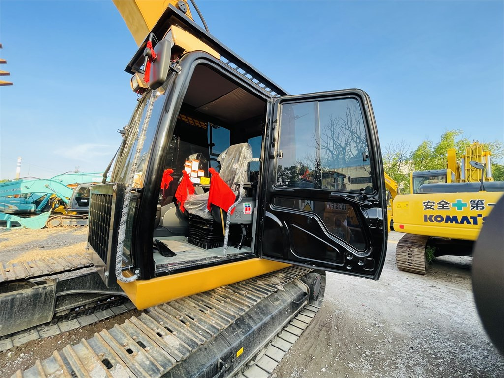 CAT 320D2 L - حفارة: صور 3 CAT 320D2 L - حفارة: صور 3