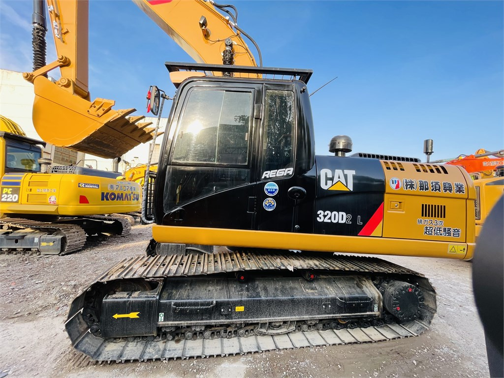 CAT 320D2 L - حفارة: صور 4 CAT 320D2 L - حفارة: صور 4