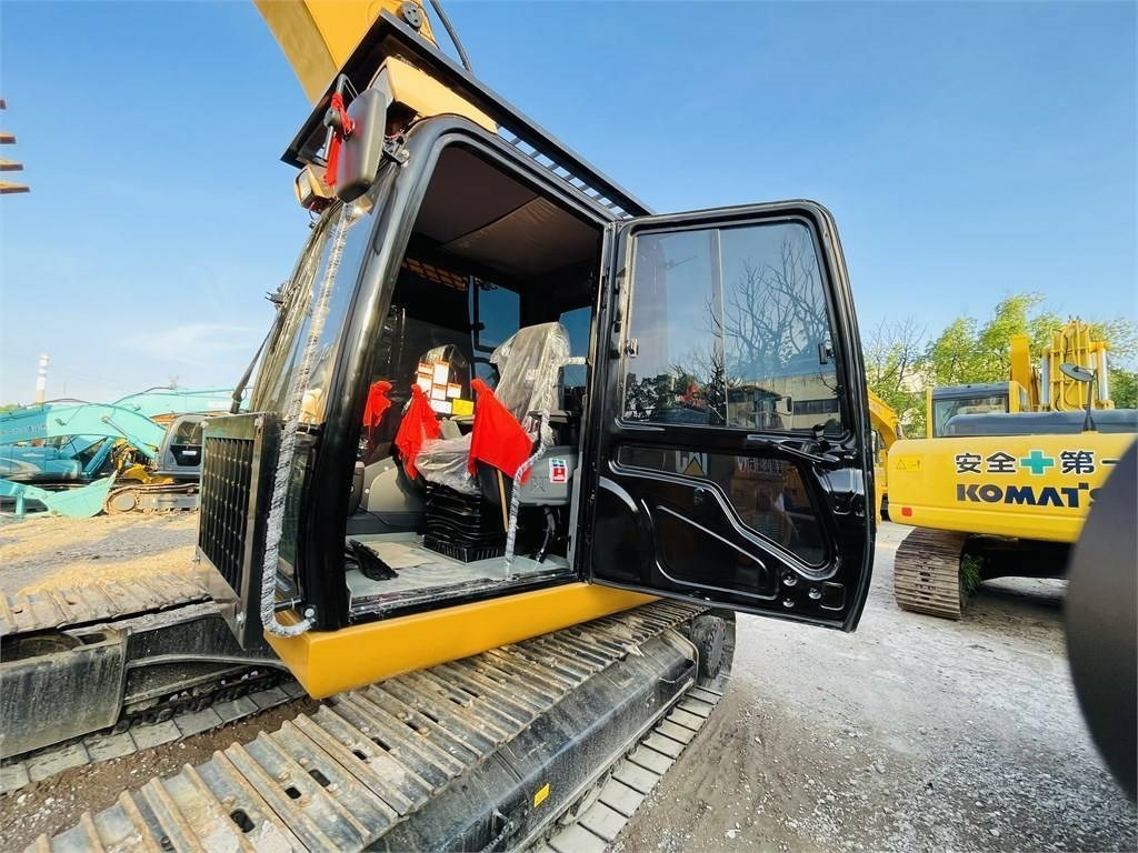 CAT 320D2L - حفارات زحافة: صور 3 CAT 320D2L - حفارات زحافة: صور 3